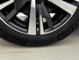 Peugeot 5008 SUV Allure Pack Business 130 pk | Navigatie | Achteruitrijcamera | Voorstoelen Verwarmd | LED Dagrijverlichting | Elektrische Achterklep met Sensor | Keyless Start | Dodehoek Detectie | Adaptieve Cruise Control | 19" Lichtmetalen Velgen | Apple Carplay/Android Auto |