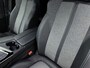 Peugeot 5008 SUV Allure Pack Business 130 pk | Navigatie | Achteruitrijcamera | Voorstoelen Verwarmd | LED Dagrijverlichting | Elektrische Achterklep met Sensor | Keyless Start | Dodehoek Detectie | Adaptieve Cruise Control | 19" Lichtmetalen Velgen | Apple Carplay/Android Auto |