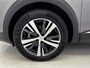 Peugeot 5008 SUV Allure Pack Business 130 pk | Navigatie | Achteruitrijcamera | Voorstoelen Verwarmd | LED Dagrijverlichting | Elektrische Achterklep met Sensor | Keyless Start | Dodehoek Detectie | Adaptieve Cruise Control | 19" Lichtmetalen Velgen | Apple Carplay/Android Auto |