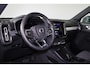 Volvo XC40 B4 Core - IntelliSafe Assist & Surround - Parkeercamera achter - Verwarmde voorstoelen, stuur & achterbank - Parkeersensoren voor & achter - Draadloze tel. lader - Standkachel - Extra getint glas - Elektr. inklapbare trekhaak - 18' LMV