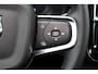 Volvo XC40 B4 Core - IntelliSafe Assist & Surround - Parkeercamera achter - Verwarmde voorstoelen, stuur & achterbank - Parkeersensoren voor & achter - Draadloze tel. lader - Standkachel - Extra getint glas - Elektr. inklapbare trekhaak - 18' LMV