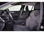 Volvo V60 T6 Recharge AWD Core Bright - LONG RANGE - IntelliSafe Assist & Surround - Adaptieve LED koplampen - Parkeercamera achter - Verwarmde voorstoelen, stuur & achterbank - Parkeersensoren voor & achter - Elektr. inklapbare trekhaak - 18' LMV