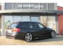 BMW 3-Serie Touring 330i Performance ✅ CARPLAY ✅ Leer ✅ Trekhaak ✅ panodak