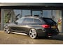 BMW 3-Serie Touring 330i Performance ✅ CARPLAY ✅ Leer ✅ Trekhaak ✅ panodak