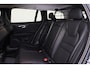 Volvo V60 T6 Recharge AWD Essential Edition -IntelliSafe Assist & Surround - Leder - Elektrisch bed. lendensteun - Verwarmbare voorstoelen - Verwarmbaar stuurwiel - Verwarmbare achterbank - Trekhaak - Parkeersensoren voor & achter - Parkeercamera - 19' LMV -