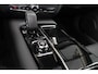 Volvo V60 T6 Recharge AWD Essential Edition -IntelliSafe Assist & Surround - Leder - Elektrisch bed. lendensteun - Verwarmbare voorstoelen - Verwarmbaar stuurwiel - Verwarmbare achterbank - Trekhaak - Parkeersensoren voor & achter - Parkeercamera - 19' LMV -