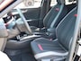 Opel Mokka-e Electric EV Level 4 50 kWh 136 pk | Navigatie | Achteruitrijcamera | Parkeersensoren Voor en Achter | Voorstoelen Verwarmd | LED Koplampen | Keyless Start | Dodehoek Detectie | Verwarmd Lederen Stuurwiel | 17" Lichtmetalen Velgen | Apple Carplay/Android Auto |