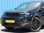 Opel Mokka-e Electric EV Level 4 50 kWh 136 pk | Navigatie | Achteruitrijcamera | Parkeersensoren Voor en Achter | Voorstoelen Verwarmd | LED Koplampen | Keyless Start | Dodehoek Detectie | Verwarmd Lederen Stuurwiel | 17" Lichtmetalen Velgen | Apple Carplay/Android Auto |