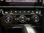 Volkswagen Golf 1.5 TSI 150PK R-line | APK tot 01-2027 | DSG Pano LED Camera Virtual Carplay Clima Cruise Trekhaak Navi PDC 17"LMV