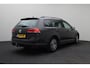 Volkswagen Golf Variant 1.4 TSI Connected Series 2016 | Panorama Dak | Stoelverwarming | Cruise Control | Navigatie | Goed Onderhouden | Trekhaak | Parkeersenoren | Boekjes | 2 Sleutels