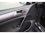 Volkswagen Golf Variant 1.4 TSI Connected Series 2016 | Panorama Dak | Stoelverwarming | Cruise Control | Navigatie | Goed Onderhouden | Trekhaak | Parkeersenoren | Boekjes | 2 Sleutels