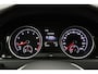 Volkswagen Golf Variant 1.4 TSI Connected Series 2016 | Panorama Dak | Stoelverwarming | Cruise Control | Navigatie | Goed Onderhouden | Trekhaak | Parkeersenoren | Boekjes | 2 Sleutels