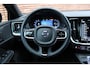 Volvo V60 B4 AUT7 198PK Plus Dark | Verwarmbare Voorstoelen | Achteruitrijcamera | Adaptieve Cruise Control | Dodehoekdetectie Met Correctie | Draadloze Telefoonlader | Parkeersensoren | Electronic Climate Control | Luxe Lederen Bekleding | Navigatiesysteem | Verwarmbaar Stuurwiel
