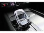 Volvo V60 B4 AUT7 198PK Plus Dark | Verwarmbare Voorstoelen | Achteruitrijcamera | Adaptieve Cruise Control | Dodehoekdetectie Met Correctie | Draadloze Telefoonlader | Parkeersensoren | Electronic Climate Control | Luxe Lederen Bekleding | Navigatiesysteem | Verwarmbaar Stuurwiel