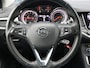 Opel Astra Black Edition 150 pk | Navigatie | Parkeersensoren Achter | LED Dagrijverlichting | Lederen Stuurwiel | DAB Ontvanger | Airco | Cruise Control | 17" Lichtmetalen Velgen | Apple Carplay/Android Auto |