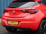 Opel Astra Black Edition 150 pk | Navigatie | Parkeersensoren Achter | LED Dagrijverlichting | Lederen Stuurwiel | DAB Ontvanger | Airco | Cruise Control | 17" Lichtmetalen Velgen | Apple Carplay/Android Auto |