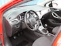 Opel Astra Black Edition 150 pk | Navigatie | Parkeersensoren Achter | LED Dagrijverlichting | Lederen Stuurwiel | DAB Ontvanger | Airco | Cruise Control | 17" Lichtmetalen Velgen | Apple Carplay/Android Auto |