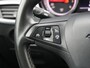 Opel Astra Black Edition 150 pk | Navigatie | Parkeersensoren Achter | LED Dagrijverlichting | Lederen Stuurwiel | DAB Ontvanger | Airco | Cruise Control | 17" Lichtmetalen Velgen | Apple Carplay/Android Auto |