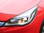 Opel Astra Black Edition 150 pk | Navigatie | Parkeersensoren Achter | LED Dagrijverlichting | Lederen Stuurwiel | DAB Ontvanger | Airco | Cruise Control | 17" Lichtmetalen Velgen | Apple Carplay/Android Auto |