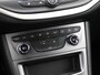 Opel Astra Edition 122 pk | Navigatie | Parkeersensoren Voor en Achter | LED Dagrijverlichting | Lederen Stuurwiel | Start/Stop Systeem | Climate Control | Cruise Control | 16" Lichtmetalen Velgen | Apple Carplay/Android Auto |