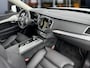 Volvo XC90 T8 Recharge AWD Ultimate Dark | Luchtvering | 360 Camera | Trekhaak | Head-up | Harman Kardon | Elektr. verst. stoelen | Full LED | Adaptieve cruise | BLIS