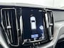 Volvo XC60 T5 Momentum | Leder | Stoelverwarming | Trekhaak | BLIS | Navigatie | Apple Carplay | DAB | Park Assist V+A | Aut. Dimmende binnen/buitenspiegel
