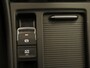 Volkswagen Golf 1.4 TSI Comfortline - VASTE TREKHAAK (1.400 KG GEREMD TREKGEWICHT) - NAVIGATIE - PARKEERSENSOREN VOOR EN ACHTER - APPLE CARPLAY/ ANDROID AUTO - 19 INCH LICHT METALEN VELGEN - ACHTERUITRIJ CAMERA - CRUISE CONTROL