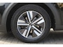 Kia Niro 1.6 GDi PHEV DynamicPlusLine AUTOMAAT/Navigatie/Climate control/Adaptive cruise control/Lane assist/Apple carplay/Achteruitrijcamera/Parkeersensoren rondom/Stoelverwarming/Stuurverwarming/Dodehoek detectie/Keyless/DAB/Bluetooth/VESS/Spraakbediening/16'' L