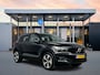 Volvo XC40 Recharge P8 AWD R-Design | Elektr. verst. stoelen | Parkeercamera | Achterbankverwarming | Adaptieve cruise | BLIS | Stoel/stuurverwarming | Leder/Nubuck |