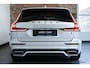 Volvo V60 T4 Automaat R-Design | Dealer onderhouden | Polestar Engineered | Sportonderstel | Panoramadak | Parkeer Camera | Park Assist voor en Achter | Privacy Glas | 19"Lichtmetalen velgen | Stoelverwarming | Lederen bekleding | 19'' Lichtmetalen velgen