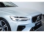 Volvo V60 T4 Automaat R-Design | Dealer onderhouden | Polestar Engineered | Sportonderstel | Panoramadak | Parkeer Camera | Park Assist voor en Achter | Privacy Glas | 19"Lichtmetalen velgen | Stoelverwarming | Lederen bekleding | 19'' Lichtmetalen velgen