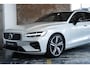 Volvo V60 T4 Automaat R-Design | Dealer onderhouden | Polestar Engineered | Sportonderstel | Panoramadak | Parkeer Camera | Park Assist voor en Achter | Privacy Glas | 19"Lichtmetalen velgen | Stoelverwarming | Lederen bekleding | 19'' Lichtmetalen velgen