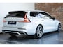 Volvo V60 T4 Automaat R-Design | Dealer onderhouden | Polestar Engineered | Sportonderstel | Panoramadak | Parkeer Camera | Park Assist voor en Achter | Privacy Glas | 19"Lichtmetalen velgen | Stoelverwarming | Lederen bekleding | 19'' Lichtmetalen velgen