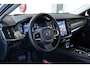 Volvo V90 T6 Automaat Plug-in hybrid AWD Ultra Dark | Adaptive cruise control | 360° parkeercamera | Parkeersensoren voor + achter | Harman Kardon premium audio | Lederen bekleding | Panoramadak | Wegklapbare trekhaak | BLIS | Google infotainment