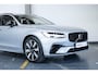Volvo V90 T6 Automaat Plug-in hybrid AWD Ultra Dark | Adaptive cruise control | 360° parkeercamera | Parkeersensoren voor + achter | Harman Kardon premium audio | Lederen bekleding | Panoramadak | Wegklapbare trekhaak | BLIS | Google infotainment