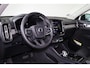 Volvo XC40 B4 Core - Panorama/schuifdak - IntelliSafe Assist & Surround - 360º Camera - Harman/Kardon audio - Verwarmde voorstoelen & stuur - Parkeersensoren voor & achter - Elektr. bedienb. voorstoelen met geheugen links - Draadloze tel. lader - Extra getint glas - 20' LMV