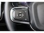Volvo XC40 B4 Core - Panorama/schuifdak - IntelliSafe Assist & Surround - 360º Camera - Harman/Kardon audio - Verwarmde voorstoelen & stuur - Parkeersensoren voor & achter - Elektr. bedienb. voorstoelen met geheugen links - Draadloze tel. lader - Extra getint glas - 20' LMV