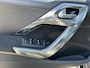 Peugeot 2008 1.2 Turbo 110 PK Allure | Volledig dealer onderhouden | Navigatie | Trekhaak 1250 KG | Hoge Zitpositie | Parkeersensoren | Climate Control | Cruise Control | 16" Lichtmetalen Velgen | Dakrails |