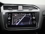 Volkswagen Tiguan 1.5 TSI R-Line Business | Achteruitrijcamera | Trekhaak |  Adaptive cruise control | Stoelverwarming | Navigatie | 19 inch licht metalen velgen | Panorama schuif-/kanteldak |