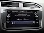 Volkswagen Tiguan 1.5 TSI R-Line Business | Achteruitrijcamera | Trekhaak |  Adaptive cruise control | Stoelverwarming | Navigatie | 19 inch licht metalen velgen | Panorama schuif-/kanteldak |