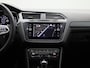 Volkswagen Tiguan 1.5 TSI R-Line Business | Achteruitrijcamera | Trekhaak |  Adaptive cruise control | Stoelverwarming | Navigatie | 19 inch licht metalen velgen | Panorama schuif-/kanteldak |