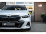 BMW 5-Serie 530e M Sport Pro | Shadow | Harman/Kardon | Driving Ass. Plus | Trekhaak | Iconic Glow | 19' Inch |