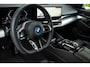 BMW 5-Serie 530e M Sport Pro | Shadow | Harman/Kardon | Driving Ass. Plus | Trekhaak | Iconic Glow | 19' Inch |