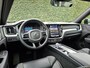 Volvo XC60 2.0 T8 Plug-in hybrid AWD Plus Black Edition Panorama dak | Harman Kardon audio | Elektrisch bedienbare stoelen met memorie functie