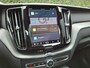 Volvo XC60 2.0 T8 Plug-in hybrid AWD Plus Black Edition Panorama dak | Harman Kardon audio | Elektrisch bedienbare stoelen met memorie functie