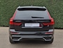Volvo XC60 2.0 T8 Plug-in hybrid AWD Plus Black Edition Panorama dak | Harman Kardon audio | Elektrisch bedienbare stoelen met memorie functie