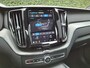 Volvo XC60 2.0 T8 Plug-in hybrid AWD Plus Black Edition Panorama dak | Harman Kardon audio | Elektrisch bedienbare stoelen met memorie functie