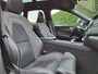 Volvo XC60 2.0 T8 Plug-in hybrid AWD Plus Black Edition Panorama dak | Harman Kardon audio | Elektrisch bedienbare stoelen met memorie functie