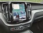 Volvo XC60 2.0 T8 Plug-in hybrid AWD Plus Black Edition Panorama dak | Harman Kardon audio | Elektrisch bedienbare stoelen met memorie functie