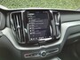 Volvo XC60 2.0 T8 Plug-in hybrid AWD Plus Black Edition Panorama dak | Harman Kardon audio | Elektrisch bedienbare stoelen met memorie functie